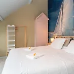 Family House With Sauna Close To The Sea بيت للعطل